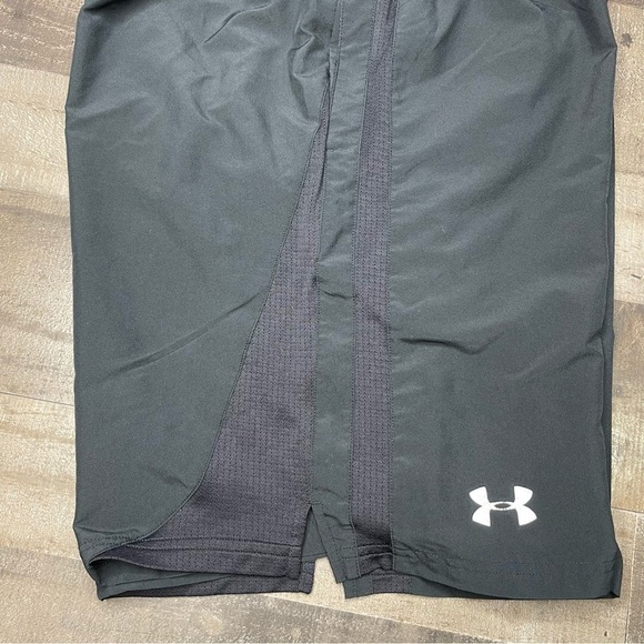 Under Armour Active Short size Large - Picture 2 of 10